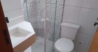 Apto  com 2 dormitórios  LO 105 